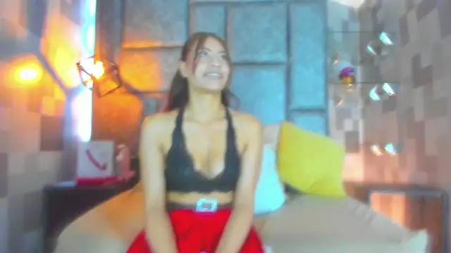 Snapshot of Emily_Mitchell chatting on December 14, 2025, 1:06 pm Emily Mitchell online show from December 14, 2025, 1:06 pm