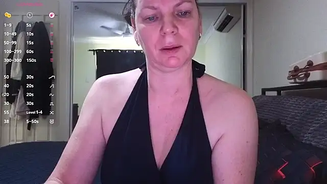 aussiepeaches online show from October 21, 2025, 11:59 pm