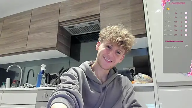 DominantAlex18 online show from November 19, 2025, 9:59 pm