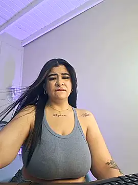 Snapshot of TianaGlow26 chatting on November 21, 2025, 7:46 pm TianaGlow26 online show from November 21, 2025, 7:46 pm