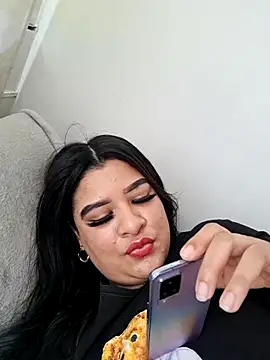 Snapshot of TianaGlow26 chatting on November 10, 2025, 7:19 pm TianaGlow26 online show from November 10, 2025, 7:19 pm