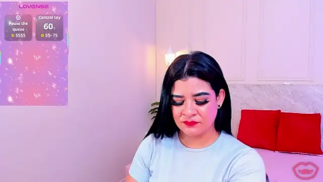 Snapshot of TianaGlow26 chatting on October 30, 2025, 7:33 pm TianaGlow26 online show from October 30, 2025, 7:33 pm