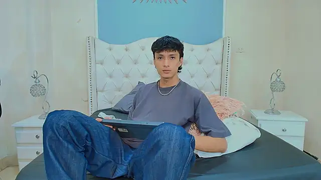 Lean Portman online show from April 7, 2026, 4:20 pm