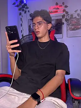 Snapshot of rickyvalentino chatting on September 19, 2025, 2:48 am rickyvalentino online show from September 19, 2025, 2:48 am