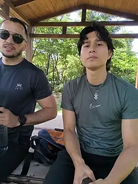 Snapshot of TeddyBear_07 chatting on December 14, 2025, 3:39 pm TeddyBear 07 online show from December 14, 2025, 3:39 pm