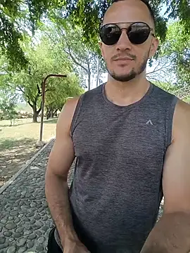 Snapshot of TeddyBear_07 chatting on November 22, 2025, 3:11 pm TeddyBear 07 online show from November 22, 2025, 3:11 pm