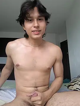 Snapshot of TeddyBear_07 chatting on October 17, 2025, 1:35 pm TeddyBear 07 online show from October 17, 2025, 1:35 pm