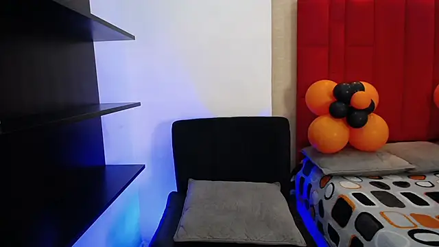 Snapshot of Cady_Hot chatting on October 25, 2025, 8:20 pm Cady Hot online show from October 25, 2025, 8:20 pm