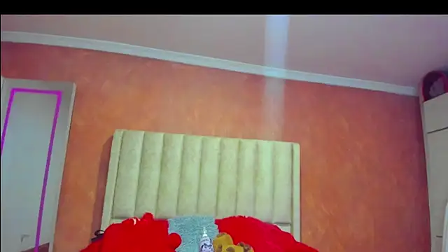 Snapshot of Naomi_205 chatting on November 21, 2025, 12:37 pm Naomi 205 online show from November 21, 2025, 12:37 pm