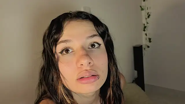 Snapshot of 0ne_0f_0ne chatting on November 4, 2025, 11:30 pm 0ne 0f 0ne online show from November 4, 2025, 11:30 pm