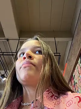 Snapshot of Ashley_and_Zoe chatting on October 31, 2025, 7:21 pm Ashley and Zoe online show from October 31, 2025, 7:21 pm