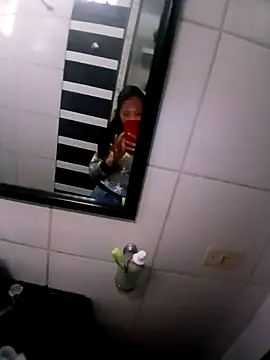 Venuxx online show from December 14, 2025, 6:24 pm