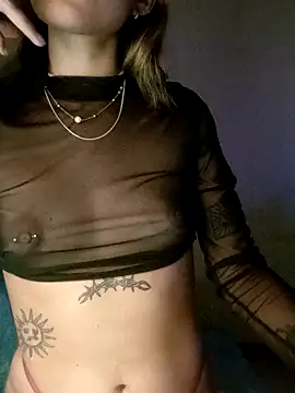 Snapshot of malvinaAAA chatting on October 17, 2025, 2:48 am malvinaAAA online show from October 17, 2025, 2:48 am