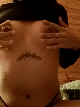 Snapshot of malvinaAAA chatting on September 22, 2025, 4:40 am malvinaAAA online show from September 22, 2025, 4:40 am