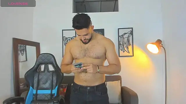 Snapshot of Justin_kingX7 chatting on November 19, 2025, 9:37 pm Justin kingX7 online show from November 19, 2025, 9:37 pm