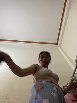 Snapshot of viluna chatting on December 17, 2025, 12:43 pm viluna online show from December 17, 2025, 12:43 pm