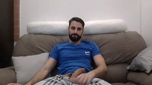 Amicisegreti online show from January 14, 2026, 8:56 pm