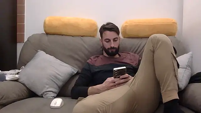 Snapshot of Amicisegreti chatting on March 2, 2026, 9:11 pm Amicisegreti online show from March 2, 2026, 9:11 pm