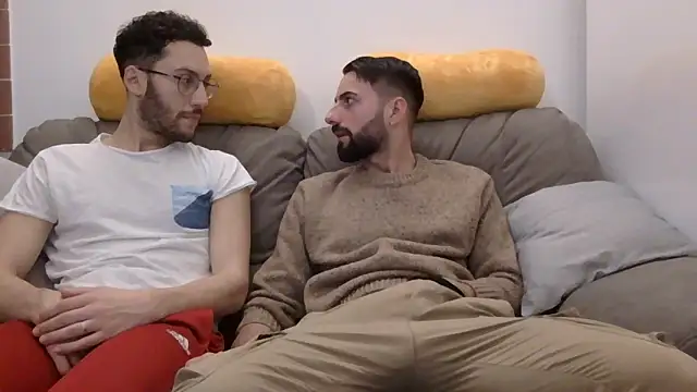 Amicisegreti online show from March 23, 2026, 9:36 pm