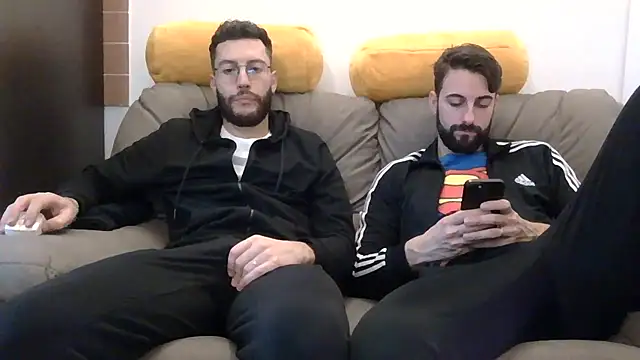 Snapshot of Amicisegreti chatting on January 19, 2026, 12:20 pm Amicisegreti online show from January 19, 2026, 12:20 pm