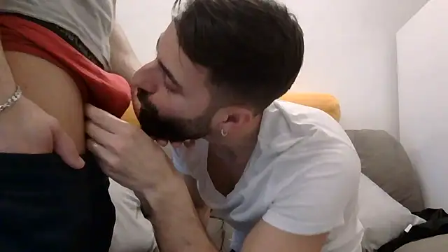 Snapshot of Amicisegreti chatting on February 25, 2026, 5:24 pm Amicisegreti online show from February 25, 2026, 5:24 pm