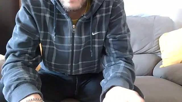 Amicisegreti online show from March 30, 2026, 11:01 am