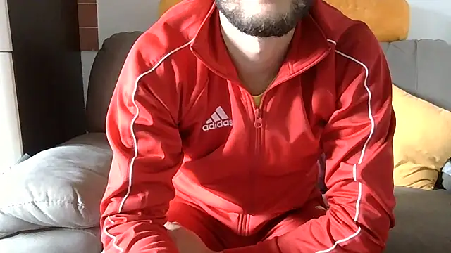 Amicisegreti online show from November 26, 2025, 12:16 pm