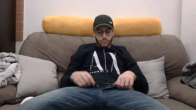 Snapshot of Amicisegreti chatting on February 5, 2026, 9:21 pm Amicisegreti online show from February 5, 2026, 9:21 pm