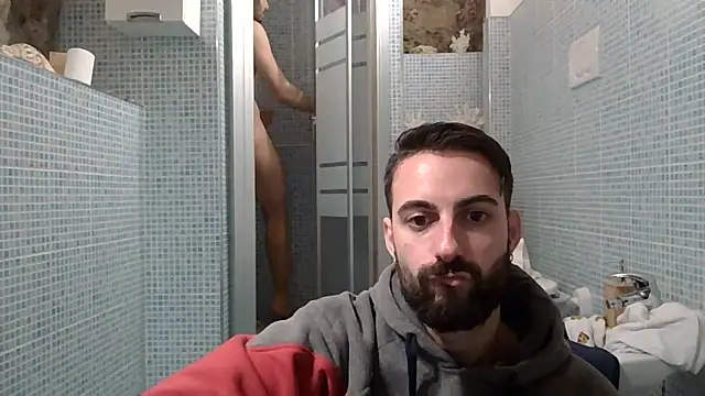 Snapshot of Amicisegreti chatting on February 9, 2026, 12:03 pm Amicisegreti online show from February 9, 2026, 12:03 pm