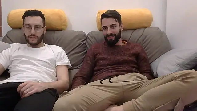 Snapshot of Amicisegreti chatting on February 17, 2026, 9:45 pm Amicisegreti online show from February 17, 2026, 9:45 pm