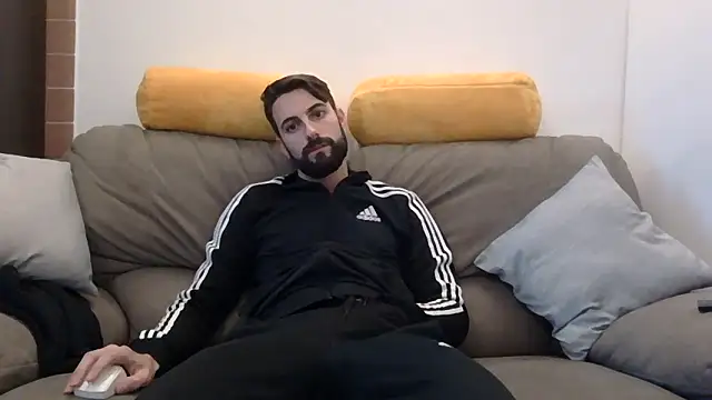 Snapshot of Amicisegreti chatting on January 17, 2026, 3:59 pm Amicisegreti online show from January 17, 2026, 3:59 pm