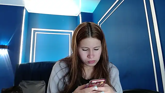 Olivia11  online show from September 18, 2025, 3:26 pm