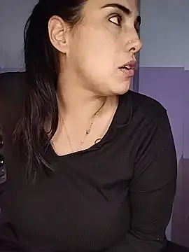 kariciasecreta online show from June 25, 2026, 1:58 am