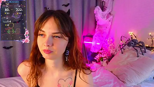 LisaDrake online show from October 26, 2025, 7:36 pm