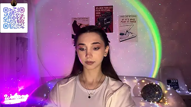 LinaMour online show from April 10, 2026, 10:28 pm