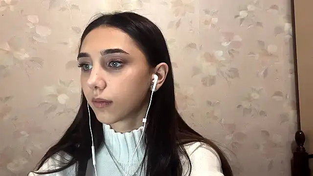 Snapshot of LinaMour chatting on October 10, 2025, 10:10 pm LinaMour online show from October 10, 2025, 10:10 pm