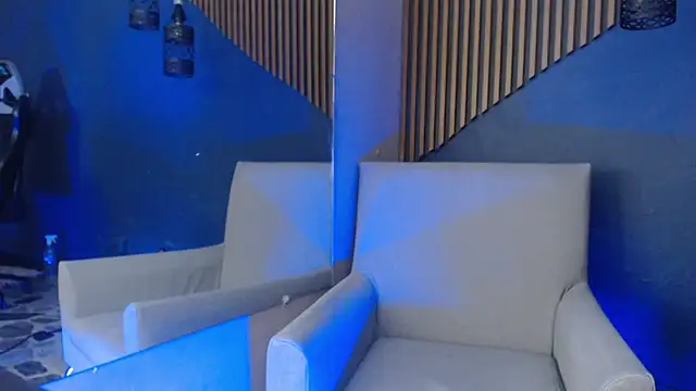 Snapshot of SkylerBloomm chatting on September 30, 2025, 3:45 am SkylerBloomm online show from September 30, 2025, 3:45 am