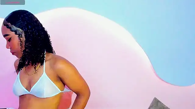 Snapshot of SkylerBloomm chatting on November 6, 2025, 3:43 am SkylerBloomm online show from November 6, 2025, 3:43 am