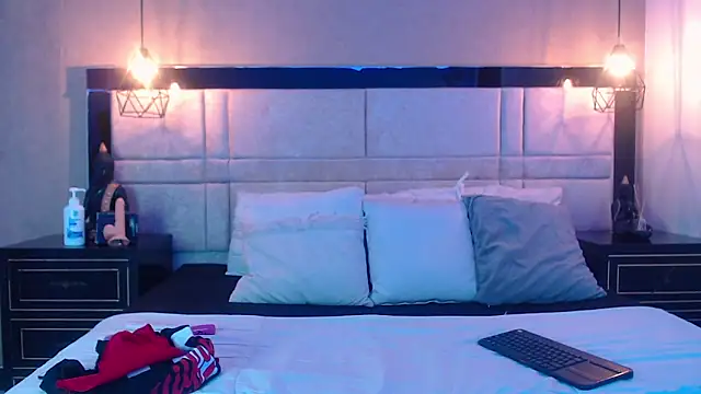 Snapshot of SkylerBloomm chatting on October 7, 2025, 3:07 am SkylerBloomm online show from October 7, 2025, 3:07 am