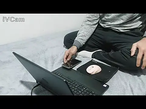 yazinyazin1 online show from January 17, 2026, 9:40 pm