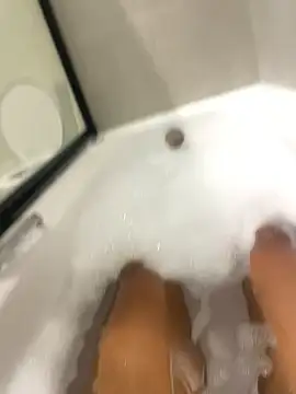 fitsexyman online show from April 7, 2026, 9:05 pm