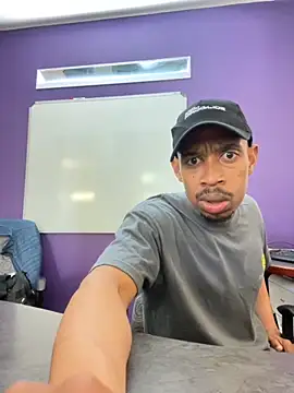 fitsexyman online show from November 18, 2025, 12:30 pm