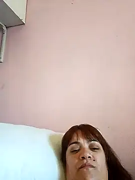 isabella931054 online show from November 16, 2025, 3:39 pm