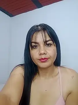 Snapshot of SaraNixx chatting on September 17, 2025, 11:29 pm SaraNixx online show from September 17, 2025, 11:29 pm