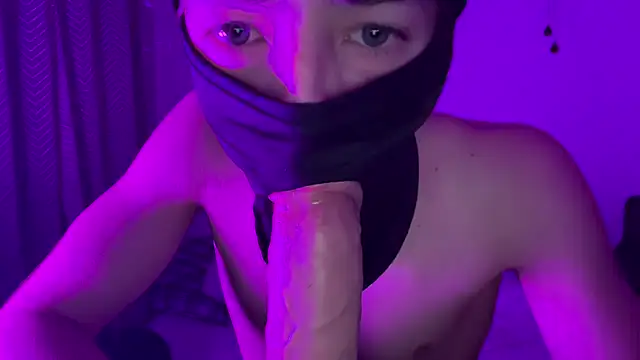 Snapshot of floridatwink2005 chatting on December 14, 2025, 5:13 am floridatwink2005 online show from December 14, 2025, 5:13 am