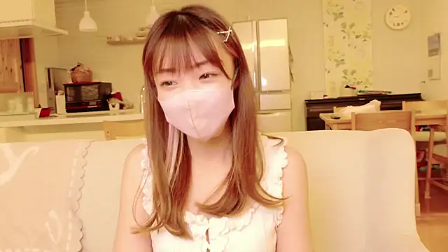 Snapshot of SUZU_1201 chatting on October 6, 2025, 12:06 pm SUZU 1201 online show from October 6, 2025, 12:06 pm