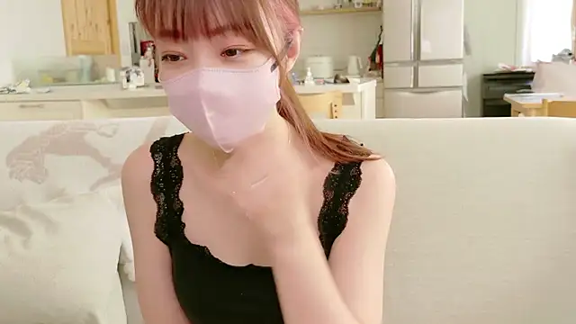 Snapshot of SUZU_1201 chatting on September 10, 2025, 12:42 am SUZU 1201 online show from September 10, 2025, 12:42 am