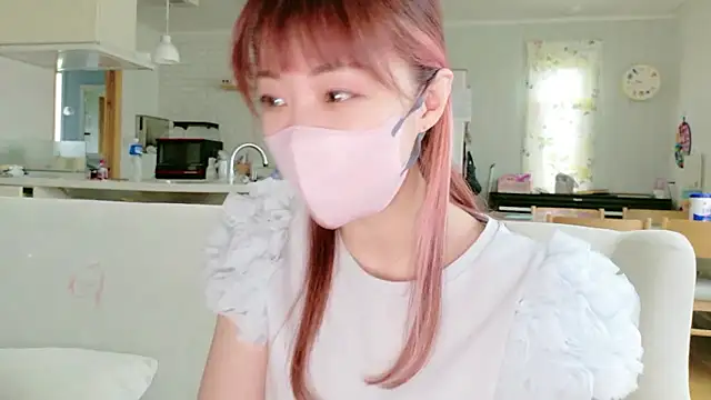 Snapshot of SUZU_1201 chatting on June 30, 2026, 12:43 am SUZU 1201 online show from June 30, 2026, 12:43 am