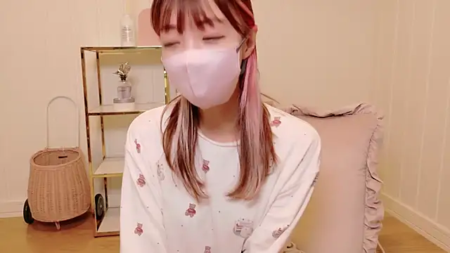 Snapshot of SUZU_1201 chatting on September 15, 2025, 10:48 am SUZU 1201 online show from September 15, 2025, 10:48 am