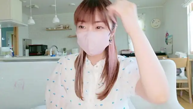 SUZU 1201 online show from May 25, 2026, 4:12 am